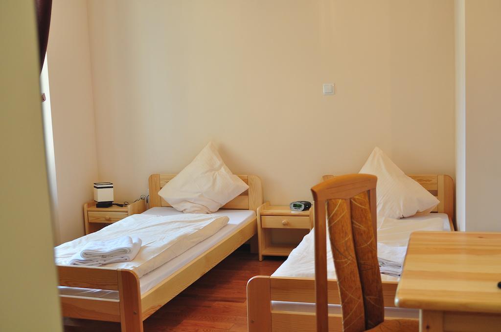 Hotelik Hermes Pieniezno Room photo